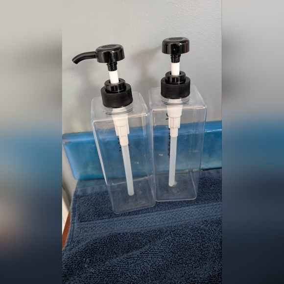 Refillable Shampoo And Conditioner Bottles (Clear 21oz) - Picture 5 of 9